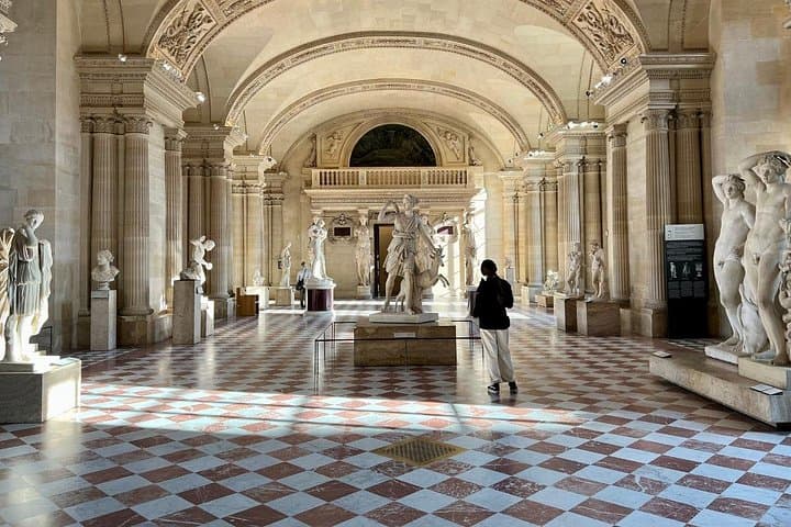 Paris: Complete Louvre Private Tour with Mona Lisa — photo 11