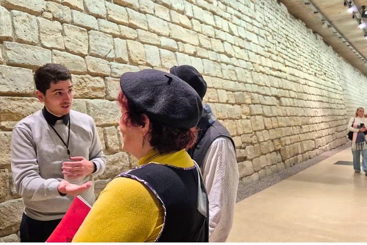 Louvre Museum Small-Group Guided Tour with Masterpieces & Access — photo 14
