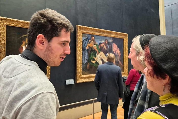 Louvre Museum Must-Sees Small-Group French Guided Tour & Access — photo 6