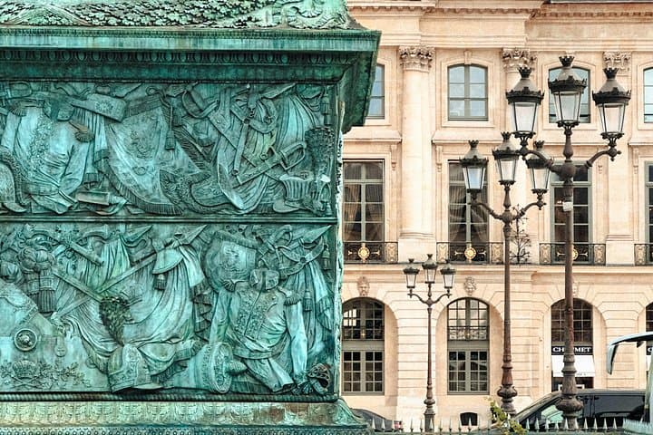 History of Fashion: Haute Couture and Revolution in Paris — photo 3