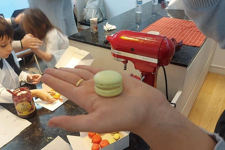 Fun Macaron Class for Families in Paris — photo 20