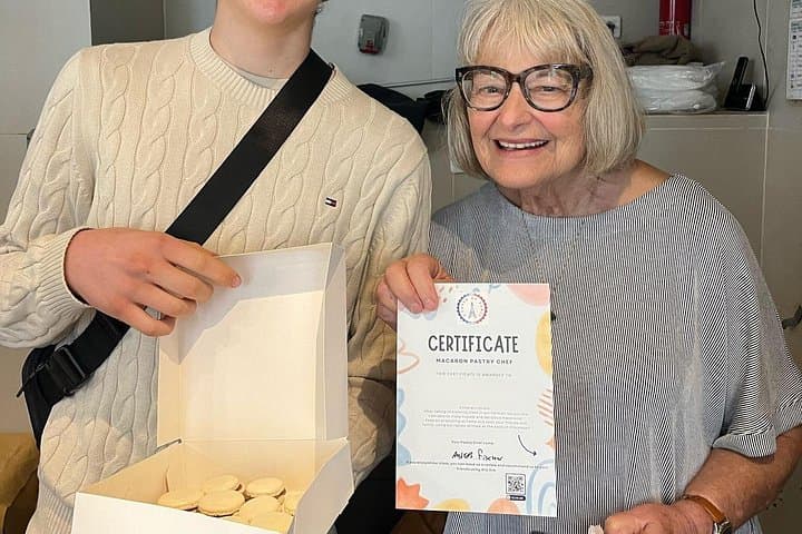Fun Macaron Class for Families in Paris — photo 14