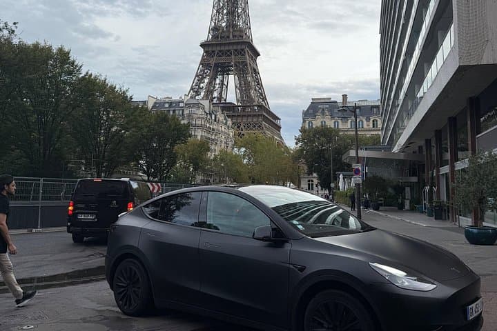 CDG or Orly Airport to Paris – Private Transfer with Meet & Greet — photo 3