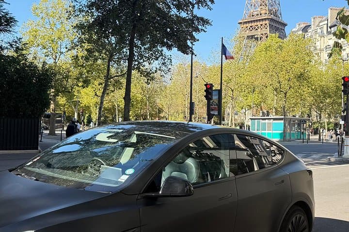 CDG or Orly Airport to Paris – Private Transfer with Meet & Greet — photo 9