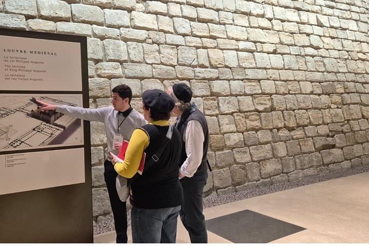 Louvre Museum Small-Group Guided Tour with Masterpieces & Access — photo 13