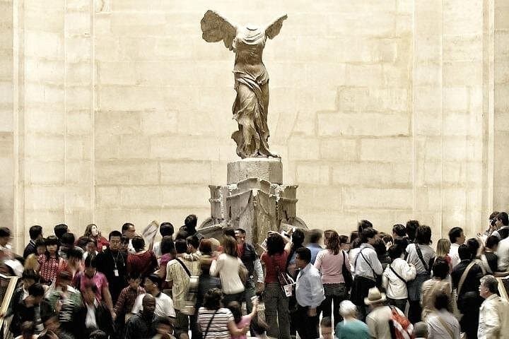 Louvre Museum Experience with Optional Macaron Tasting — photo 6
