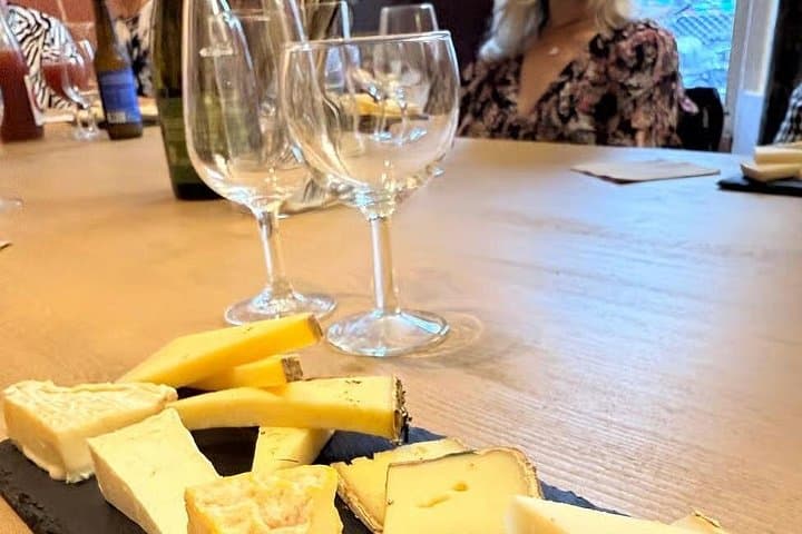 Cheese & Wine Tasting in Montmartre with a Local Cheesemonger — photo 6