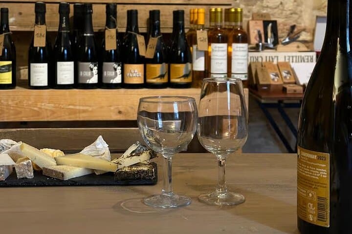 Cheese & Wine Tasting in Montmartre with a Local Cheesemonger — photo 2