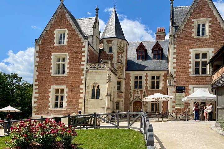 Loire Valley Castles Chenonceau Amboise & Da Vinci Small Group — photo 1