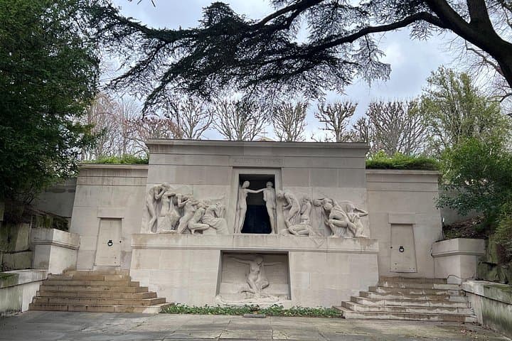 Paris: Père Lachaise Cemetery Guided Walking Tour — photo 1