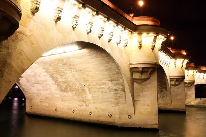 Paris Darkest Tales A Night of Secrets and Legendary Bar Tour — photo 14
