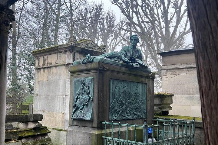 Paris: Père Lachaise Cemetery Guided Walking Tour — photo 8