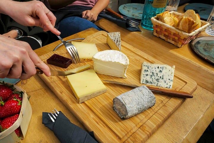 Eating Paris: Montmartre Food Tour & French Wine Experience — photo 10