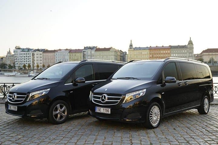 Private Round Trip Minivan Transfer to Versailles from Paris — photo 1