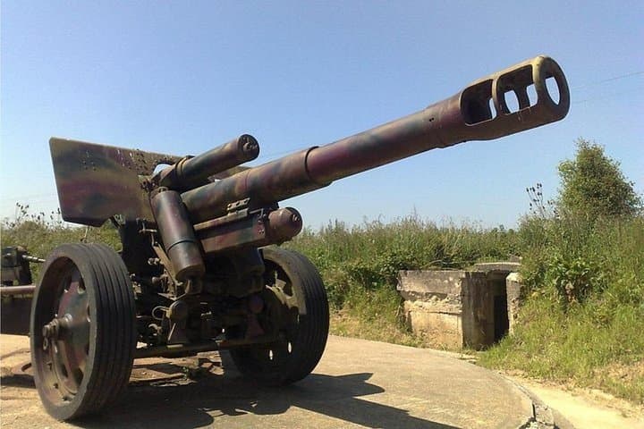 Paris: Normandy D-Day Landing Beaches Private Tour with Champagne — photo 16