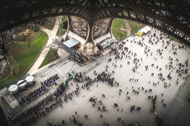 Eiffel Tower Small Group Tour with Second Floor Reserved Access — photo 2
