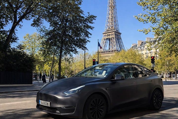 CDG or Orly Airport to Paris – Private Transfer with Meet & Greet — photo 2