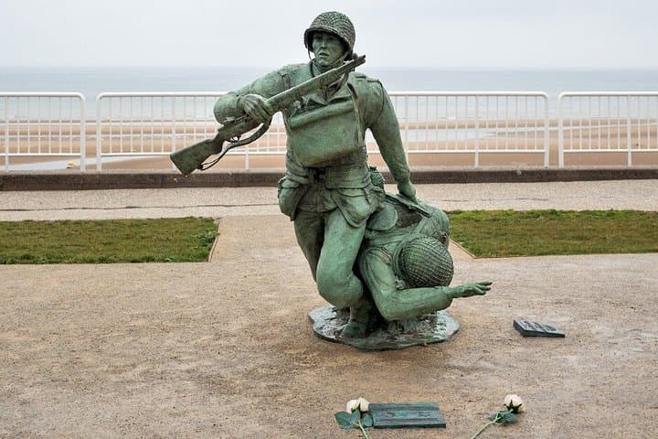 Paris: Normandy D-Day Landing Beaches Private Tour with Champagne — photo 2