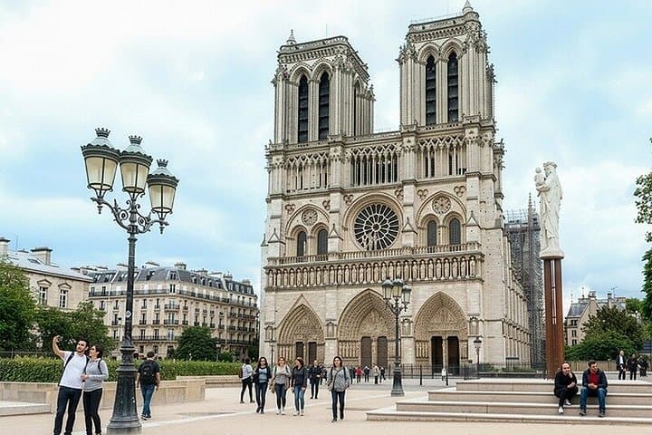 Notre Dame Cathedral Guided Tour with Scheduled Entry — photo 4