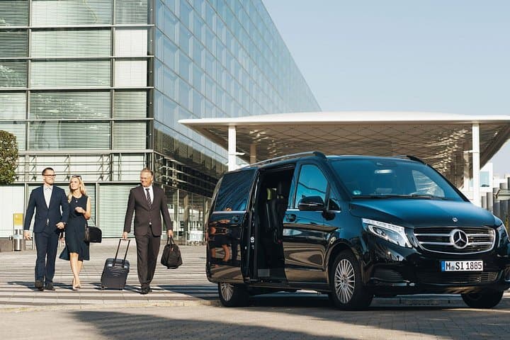 Paris Airports Private Roundtrip Transfer – CDG & Orly to Paris — photo 1