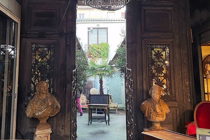 Paris Flea Market Private Tour Saint Ouen Antiques with Pickup — photo 4