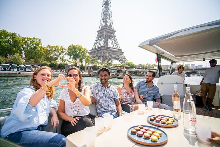 2-12 pax Private River Boat Tour in Paris with Rosé and Macarons — photo 4