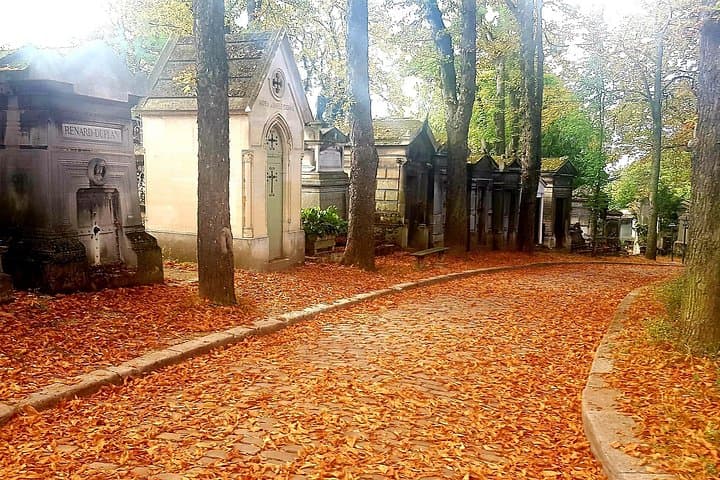 Father-Lachaise stories and mysteries told by an actor — photo 11