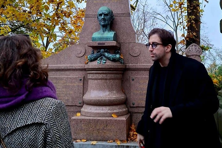 Father-Lachaise stories and mysteries told by an actor — photo 7