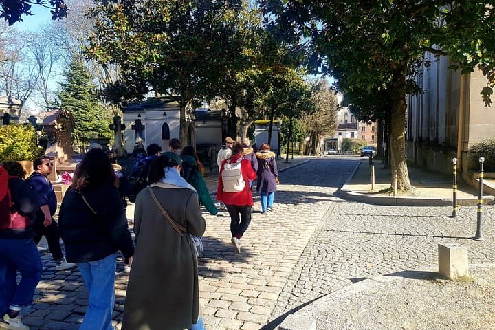 Father-Lachaise stories and mysteries told by an actor — photo 6