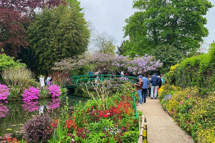 Giverny Monet’s Gardens & Old Mill - Small Group with Pick Up — photo 12