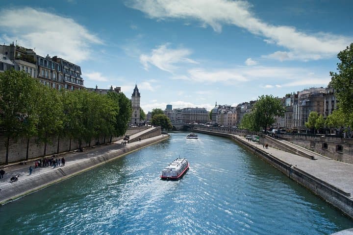 Private Guided Seine Cruise With Champagne — photo 5