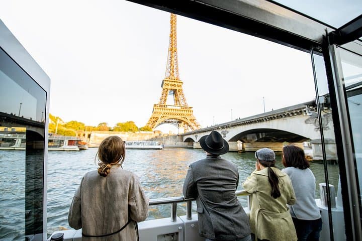Private Guided Seine Cruise With Champagne — photo 1