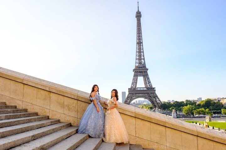Eiffel Tower Photoshoot. ONE PRICE (Solo, Couple, Group Up to 99) — photo 6