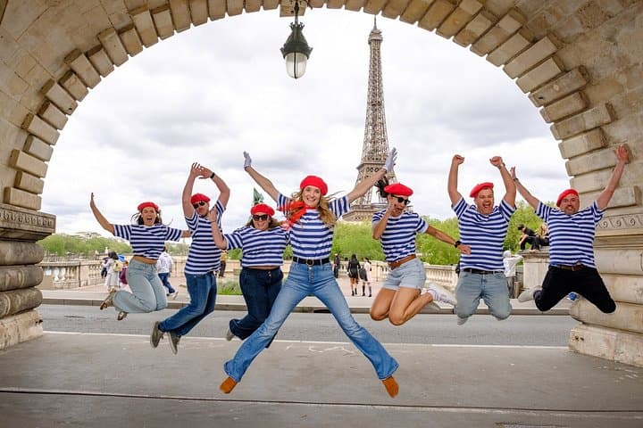 Eiffel Tower Photoshoot. ONE PRICE (Solo, Couple, Group Up to 99) — photo 9