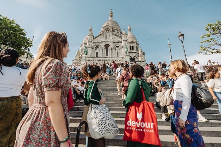 Paris Montmartre Food Tour: Local Wine, Cheese & Bakery Tastings — photo 2