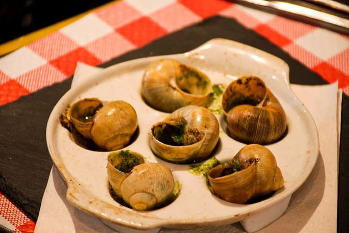 Paris Montmartre Food Tour: Local Wine, Cheese & Bakery Tastings — photo 10