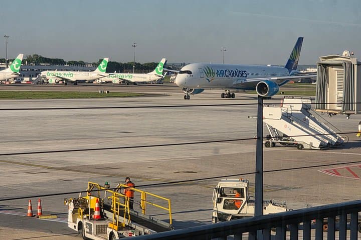 Private Airport Transfer Orly → CDG | Electric One-Way — photo 2
