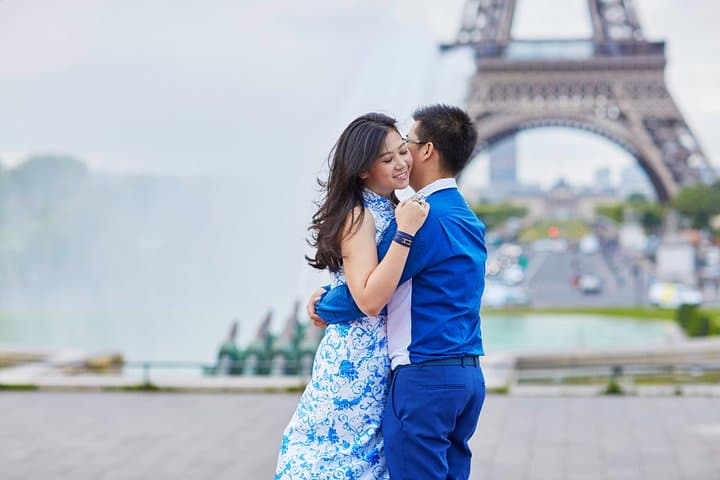 Paris: Eiffel Tower Photo Shoot — photo 7
