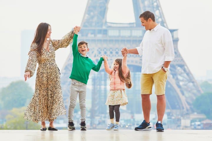 Paris: Eiffel Tower Photo Shoot — photo 1