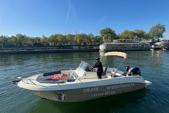 Private Seine River Cruise - Eiffel Tower Lights — photo 15