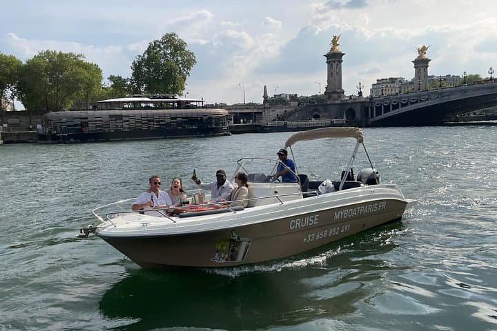 Private Seine River Cruise - Eiffel Tower Lights — photo 6