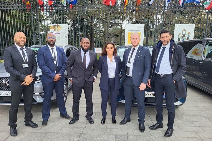 Paris Private Airport Transfer CDG or Orly with Meet and Greet — photo 2