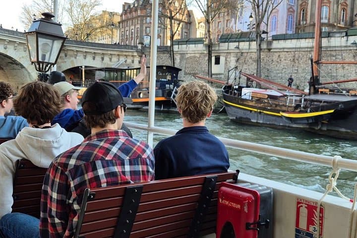 Paris Seine River Sunset & Evening Champagne Cruises — photo 4