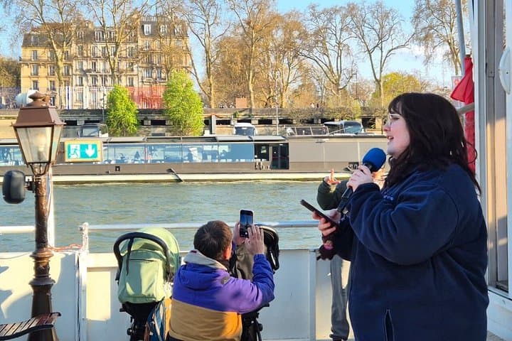 Paris Seine River Sightseeing Guided Cruise Vedettes du Pont Neuf — photo 15