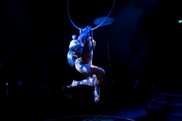 Dinner Show at the Cabaret Oh Caesar in Paris — photo 2