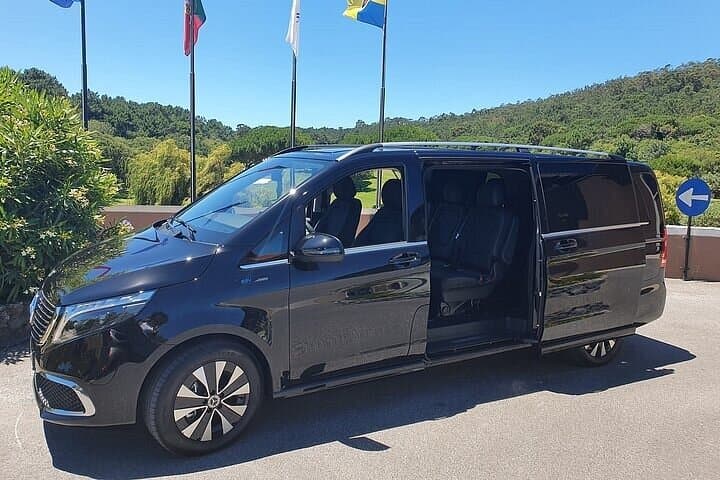Paris Private Transfer to Disneyland Paris One Way or Round Trip — photo 13