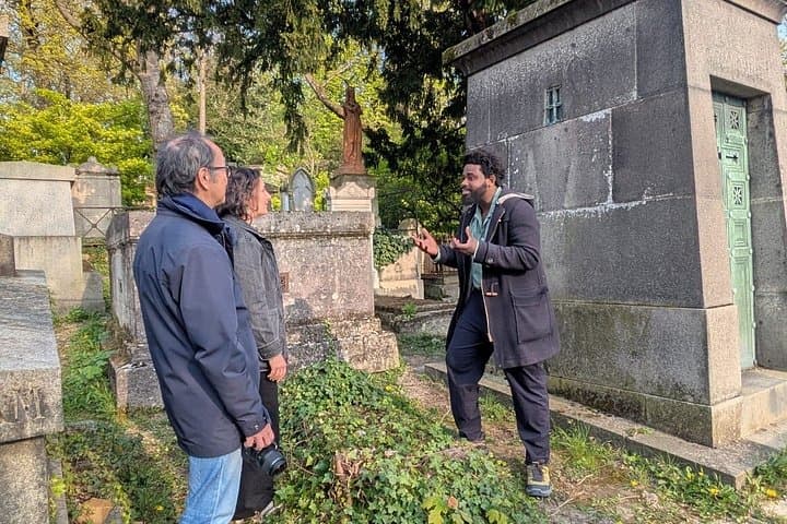 Paris: Père Lachaise Cemetery Guided Walking Tour — photo 3