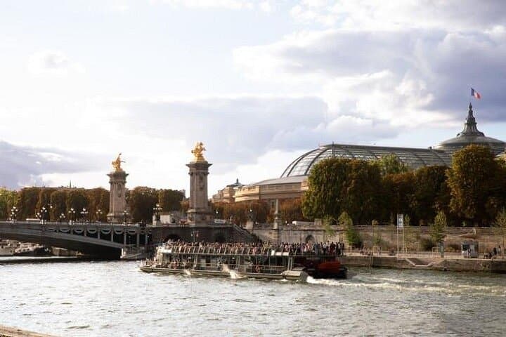Paris - Vintage 2CV car guided tour + Cruise on the Seine — photo 3