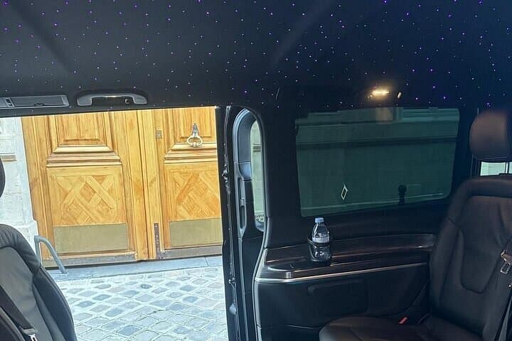 CDG or Orly Airport to Paris – Private Transfer with Meet & Greet — photo 12