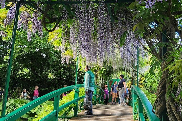 Claude Monet guided daytrip to Giverny, Vernon, Rouen from Paris — photo 14